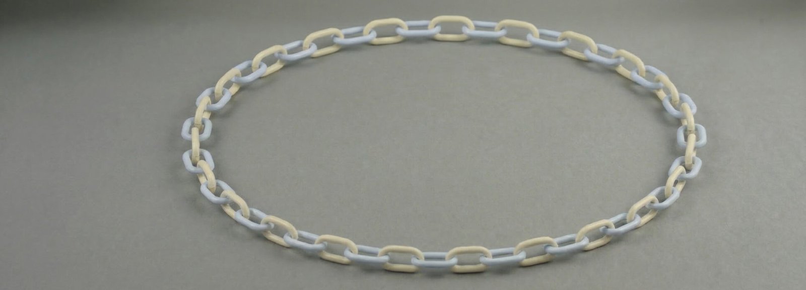 Escultura tipo cadena